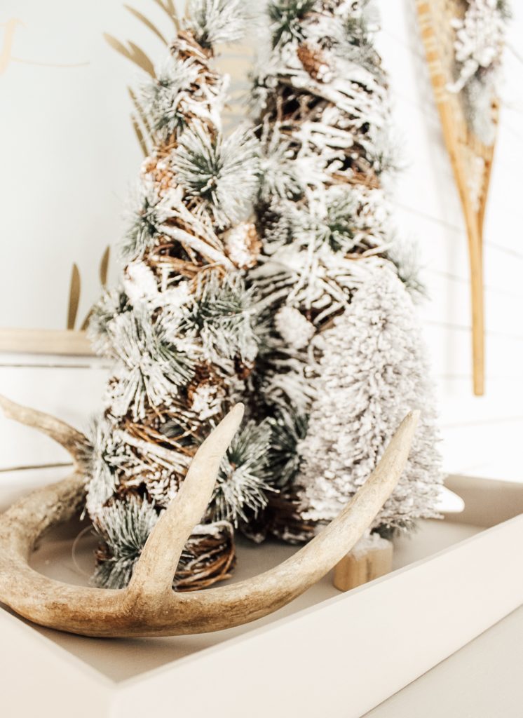 simple christmas decor for the entryway