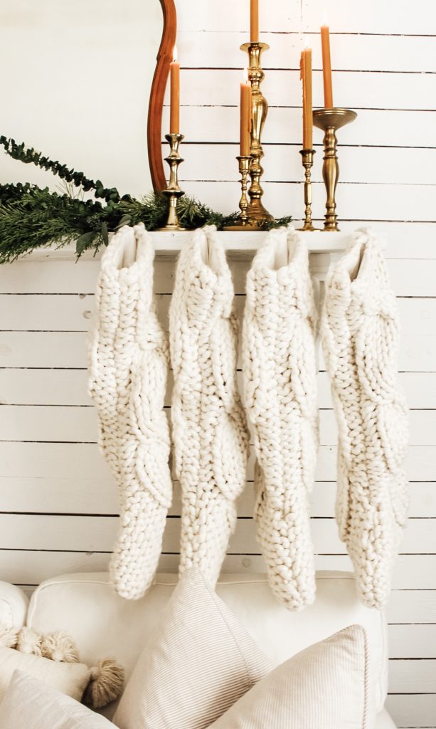 How to Decorate a Christmas Mantel