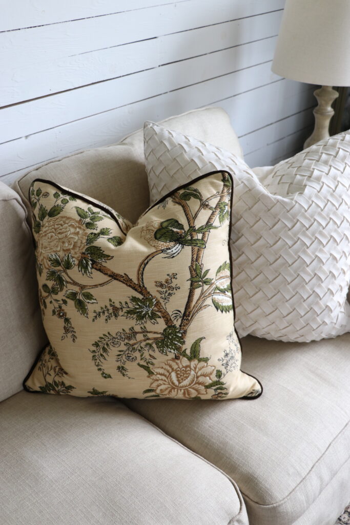 DIY Throw Pillows - How to sew a Simple Pillow Cover