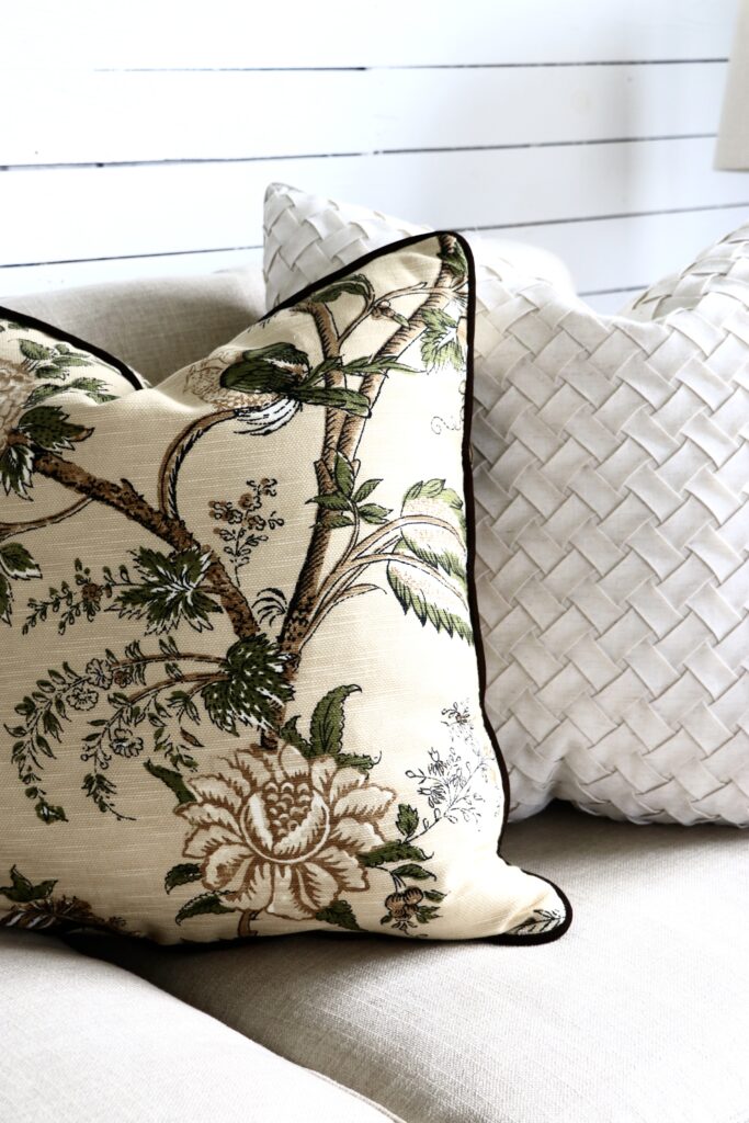 DIY Throw Pillows- How to sew a Simple Pillow Cover