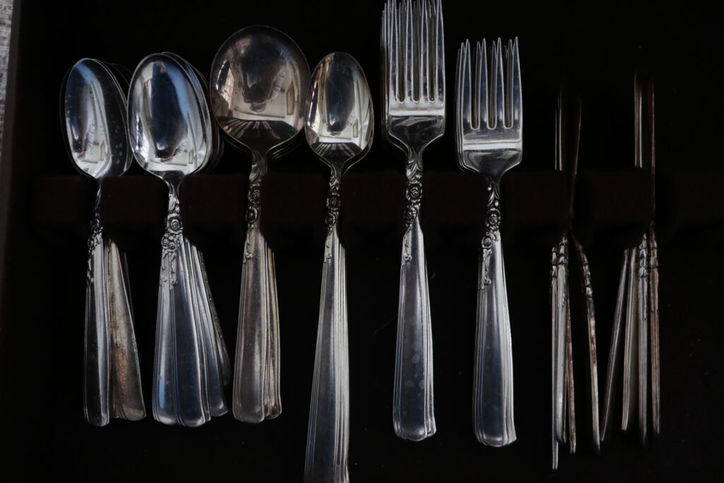 Ten Home Decor Items I To Thrift silver set